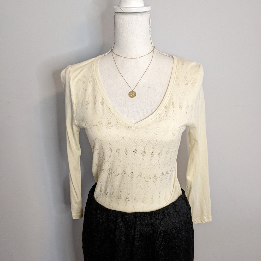 NWOT Cotton 3/4 Sleeve Cream Tee with Gold Pattern